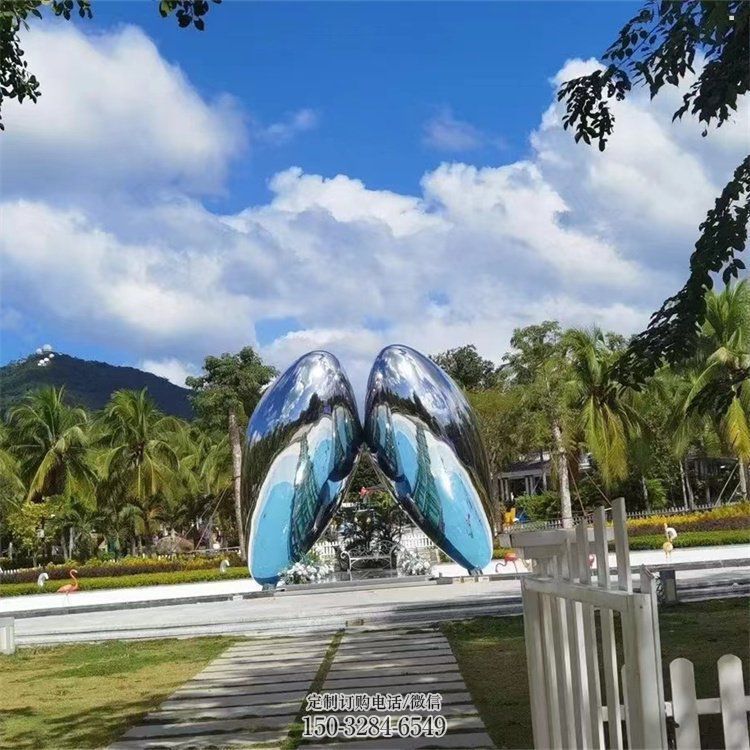四葉草雕塑廠家，景區(qū)案例，不銹鋼四葉草雕塑常用
