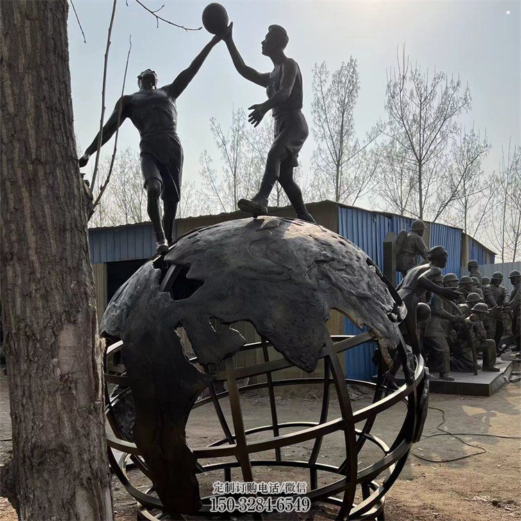 地球儀雕塑精選，景區(qū)雕塑，景觀地球儀人物雕塑提供